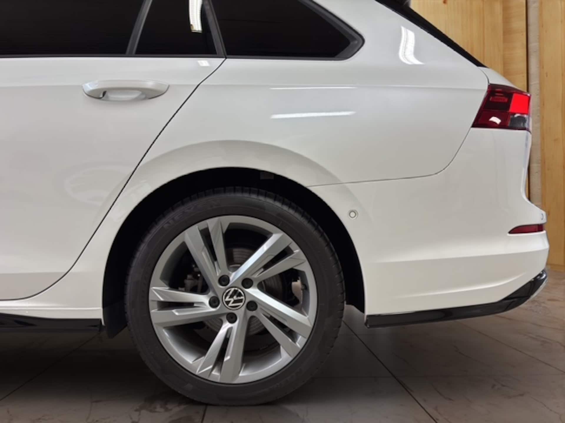 Volkswagen Golf Variant R-Line