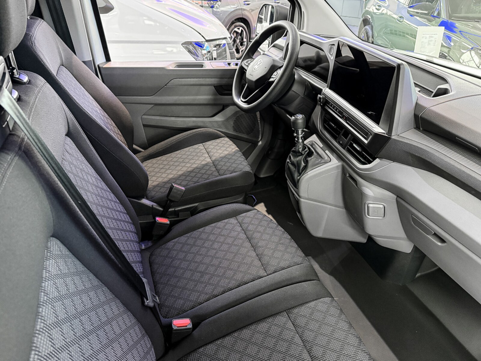 Volkswagen Transporter Kasten langer Radstand – Bild 4