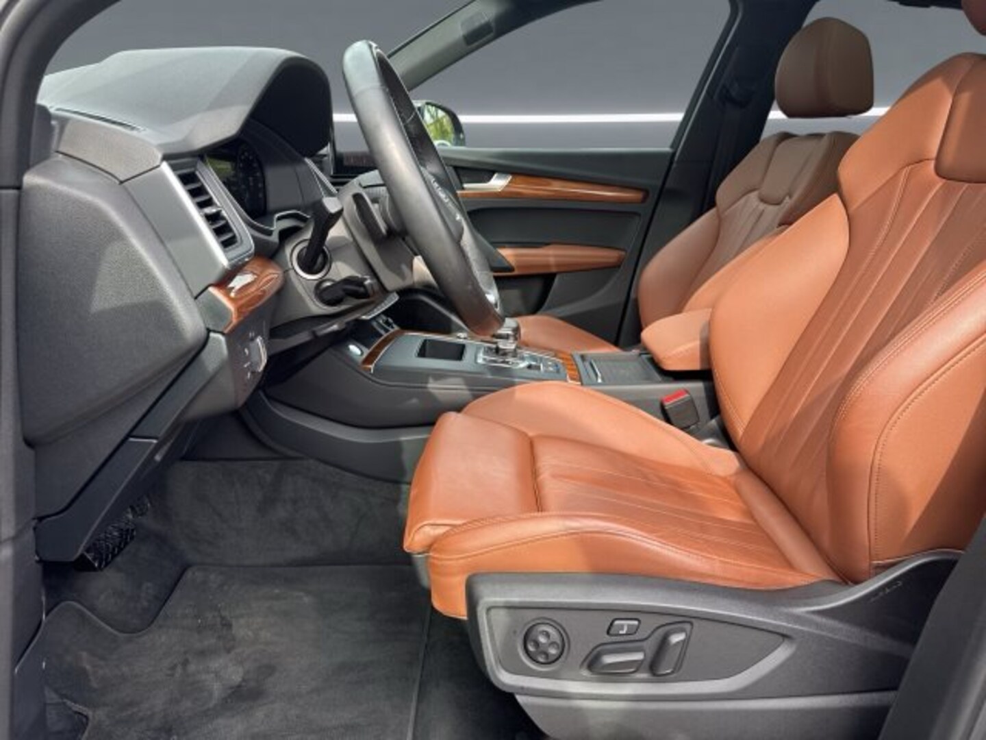 Bild über Audi Q5 TFSI e S line 55 TFSI e quattro S tronic - für weitere Informationen kontaktieren Sie den Audi Partner