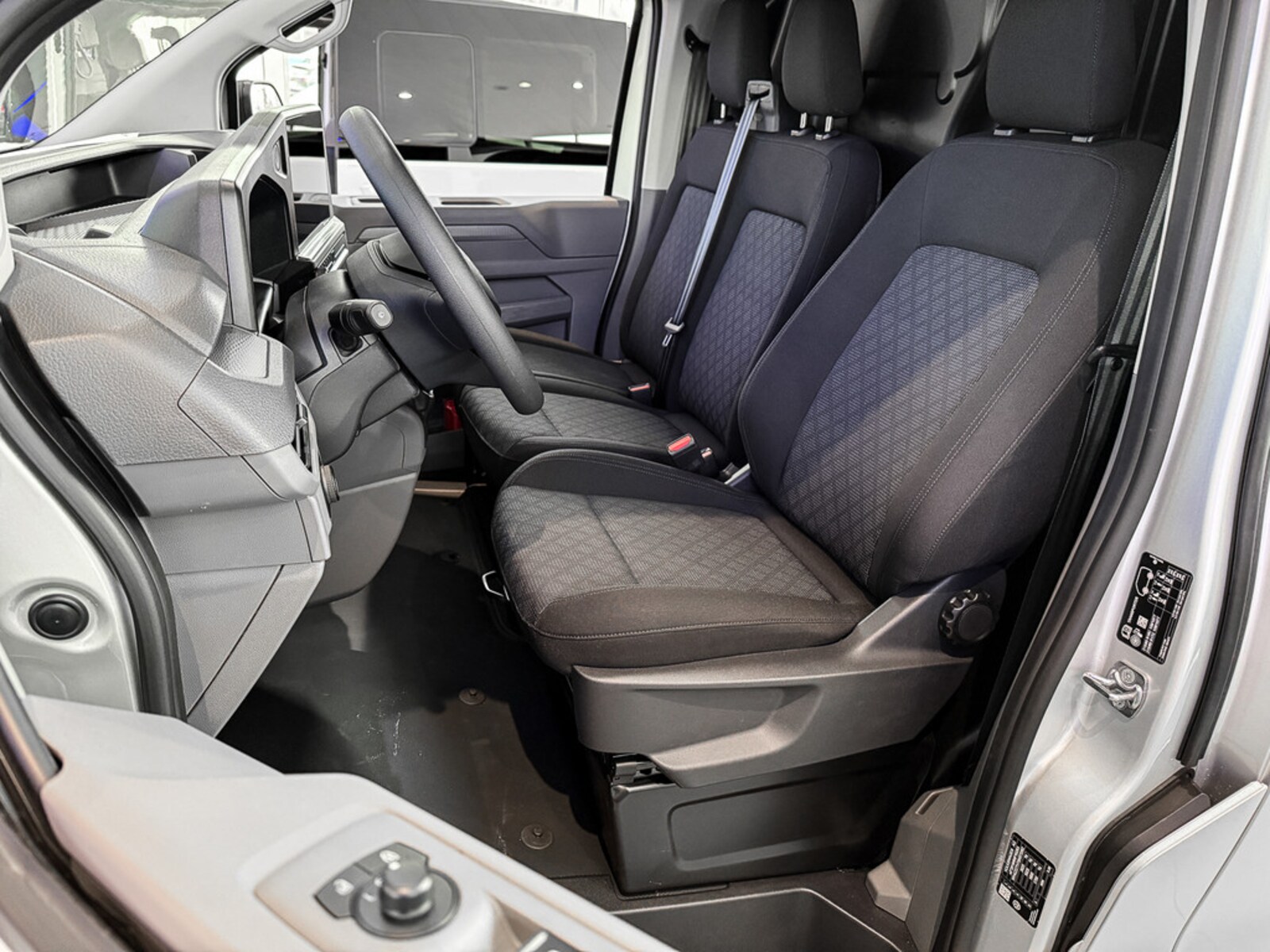Volkswagen Transporter Kasten langer Radstand – Bild 7
