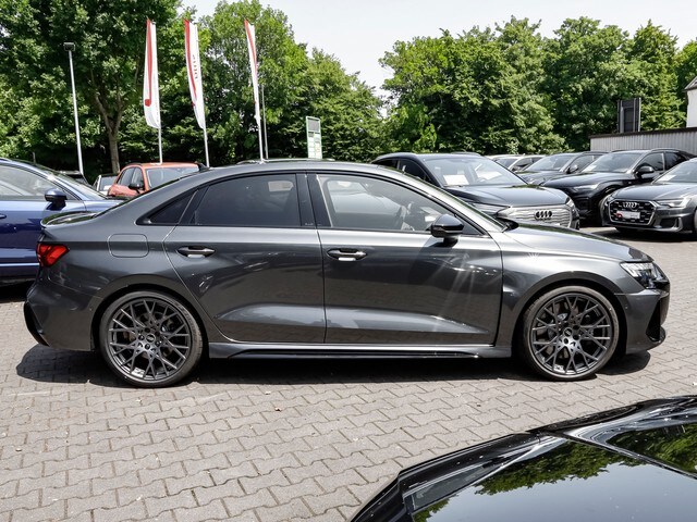 Image about Audi RS 3 Limousine TFSI quattro S tronic