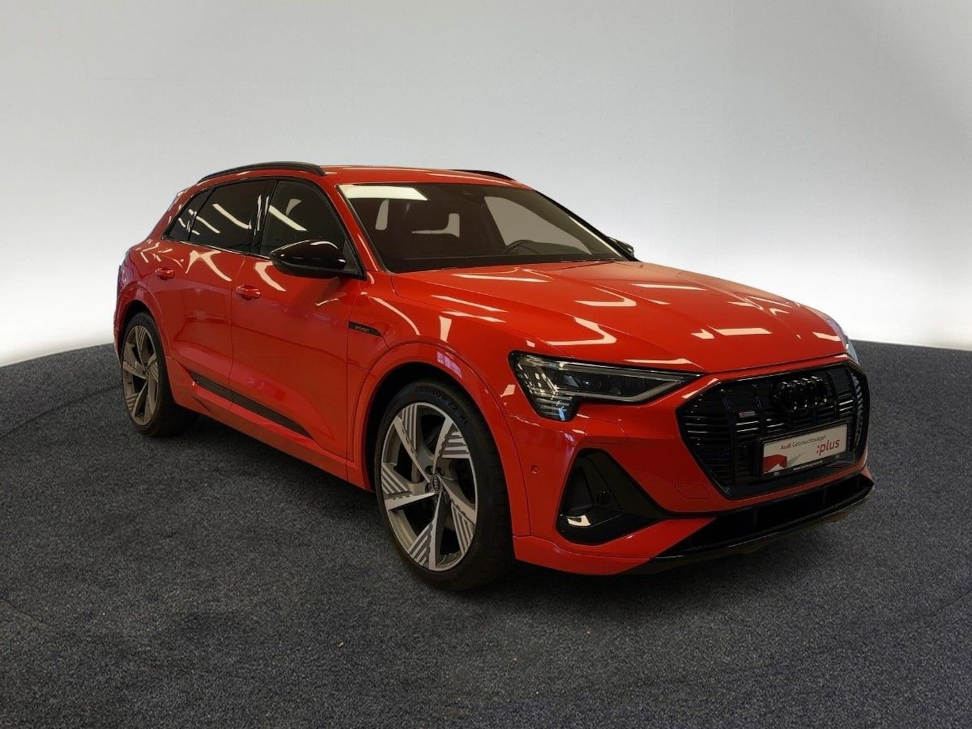 Audi e-tron S line