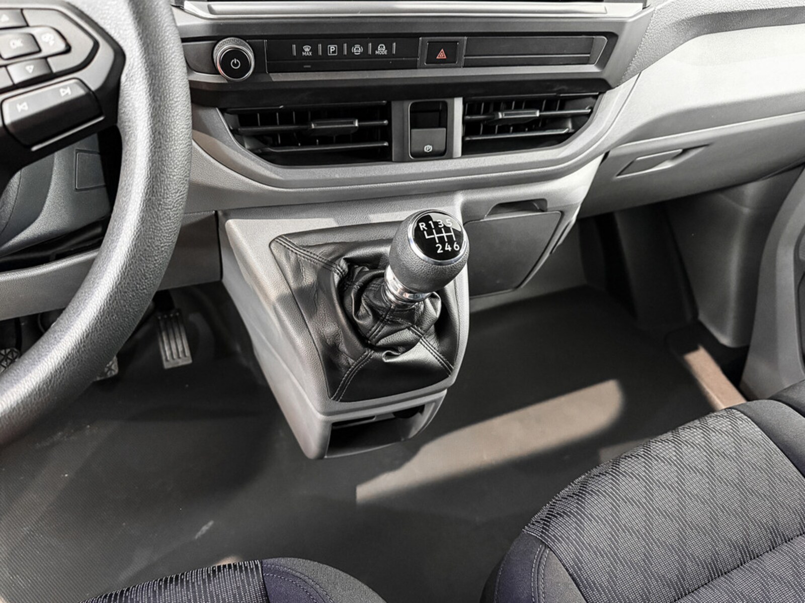 Volkswagen Transporter Kasten langer Radstand – Bild 8