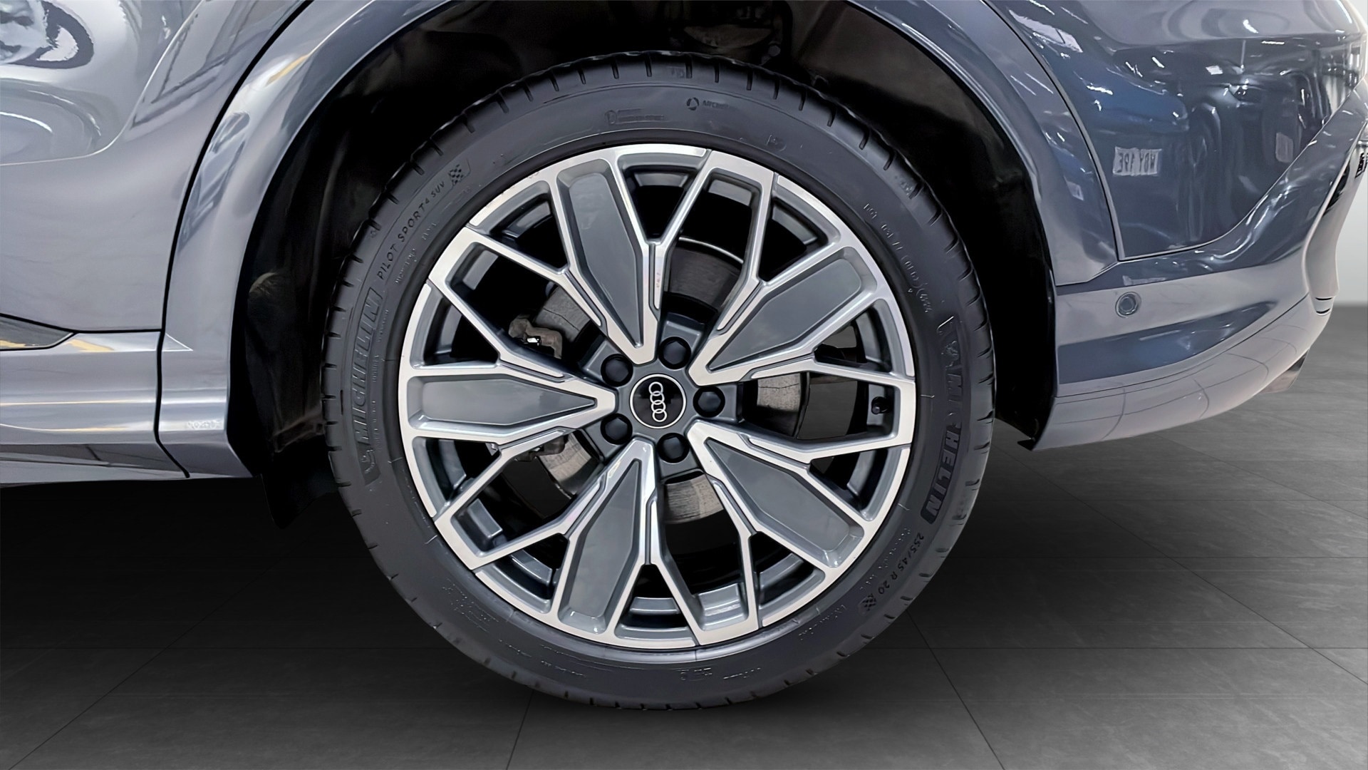 Bild som visar Audi Q5 SUV Q5 SUV TDI quattro S line 150 kWS tronic - för mer information kontakta din Audi Partner