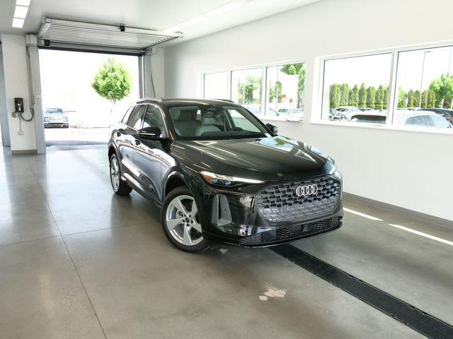 2026 Audi Q5 Premium Plus quattro's photo