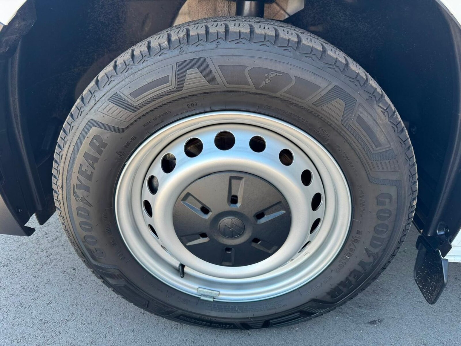 Volkswagen Transporter Kasten langer Radstand – Bild 28