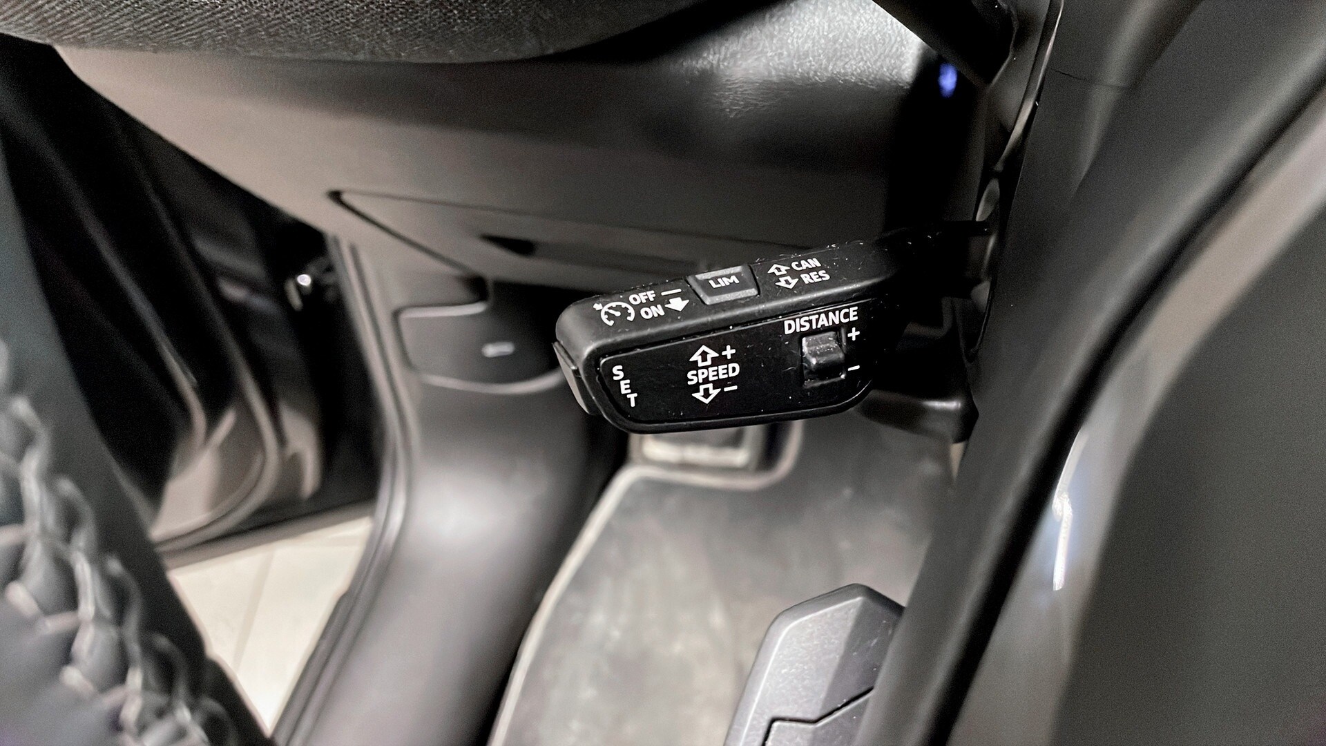 Bild som visar&nbsp;Audi Q5 SUV&nbsp;Q5 SUV TDI quattro S line 150 kWS tronic - för mer information kontakta din Audi Partner