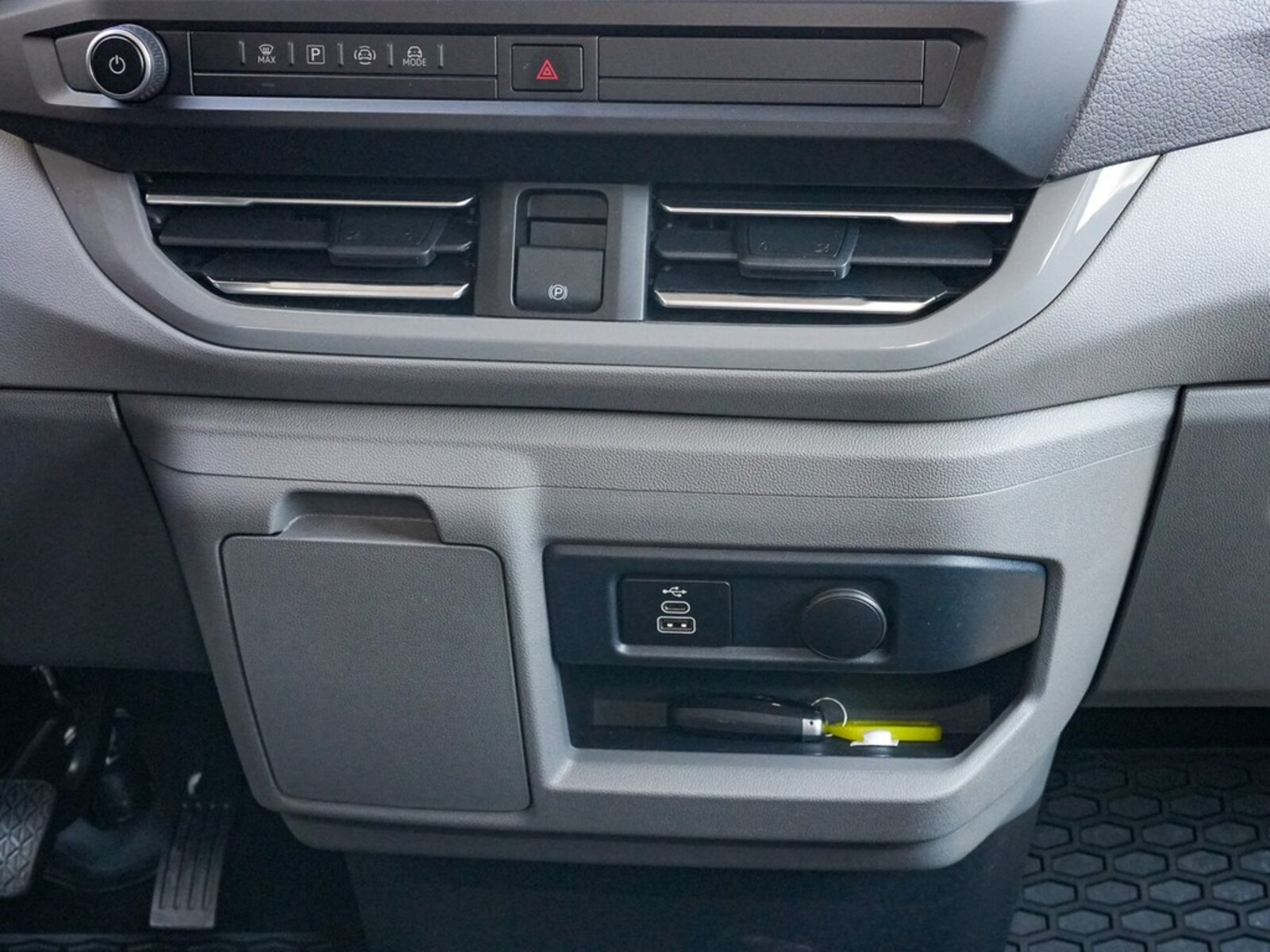 Volkswagen Caravelle – Bild 9