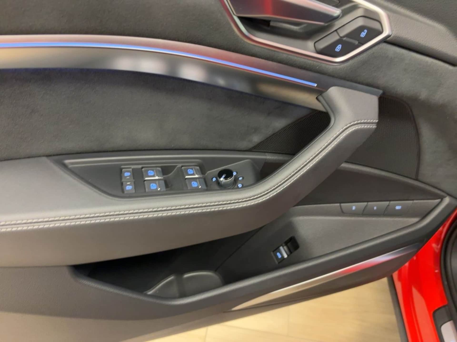 Audi e-tron S line