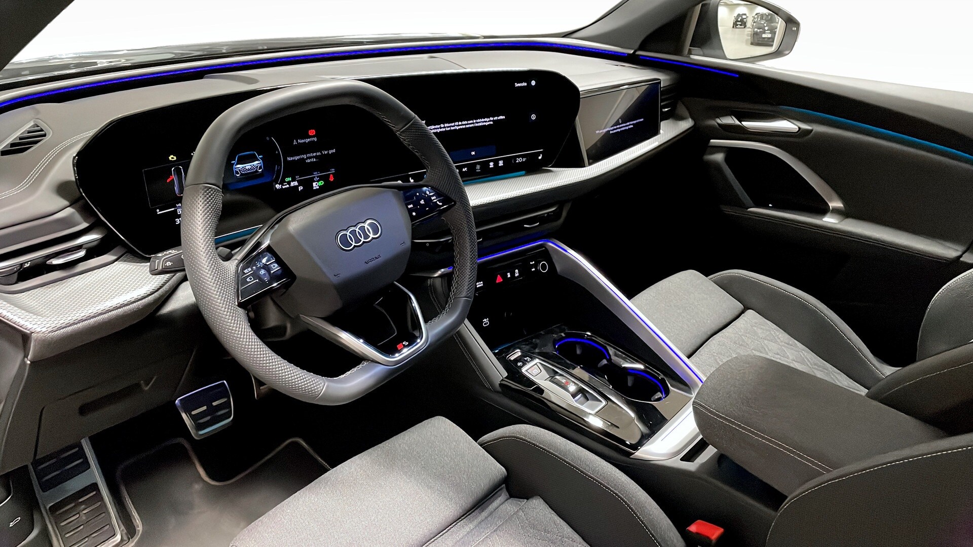 Bild som visar&nbsp;Audi Q5 SUV&nbsp;Q5 SUV TDI quattro S line 150 kWS tronic - för mer information kontakta din Audi Partner