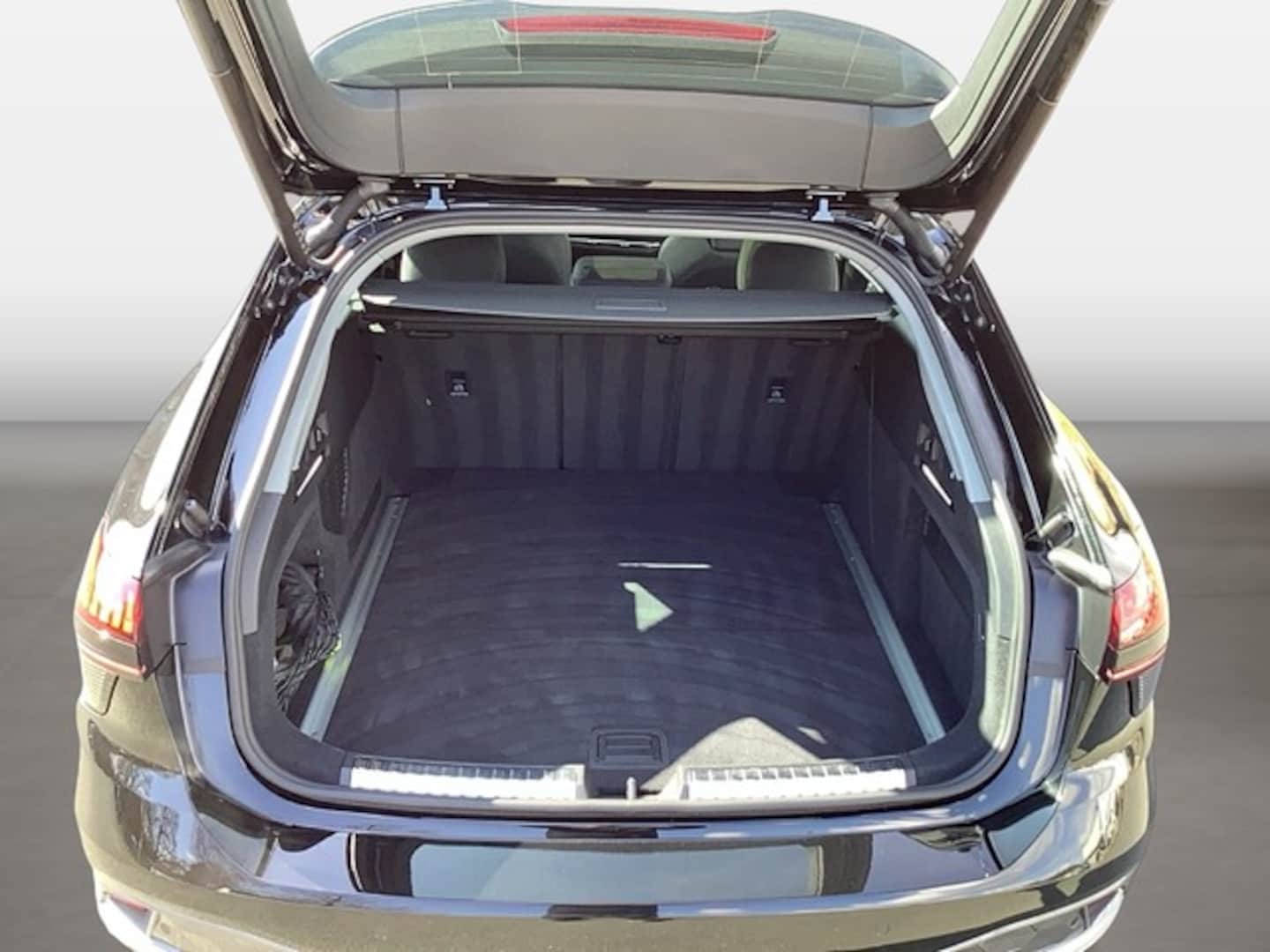 Bild über Audi A6 Avant TDI quattro 150 kW S tronic - für weitere Informationen kontaktieren Sie den Audi Partner