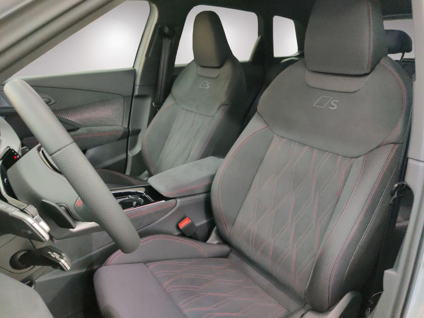 Bild über Audi Q3 SUV TFSI quattro 195 kW S tronic - für weitere Informationen kontaktieren Sie den Audi Partner