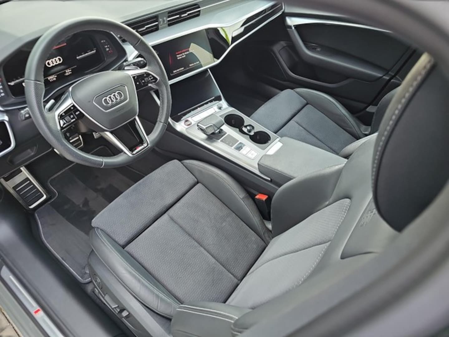 Bild über Audi S6 Avant S6 Avant TDI 253(344) kW(PS) tiptronic - für weitere Informationen kontaktieren Sie den Audi Partner