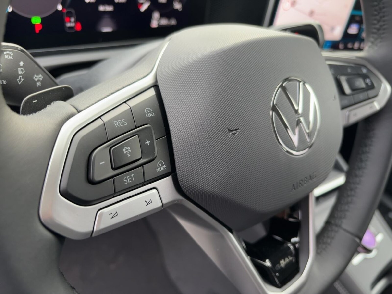 Volkswagen Tiguan – Bild 12