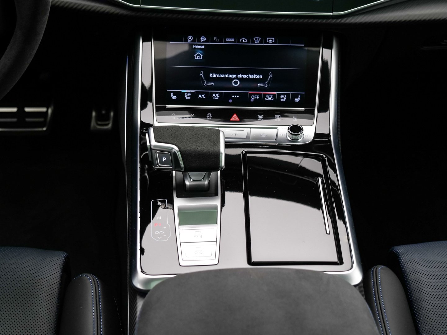 Bild über Audi RS Q8 SUV TFSI quattro 471 kW tiptronic - für weitere Informationen kontaktieren Sie den Audi Partner
