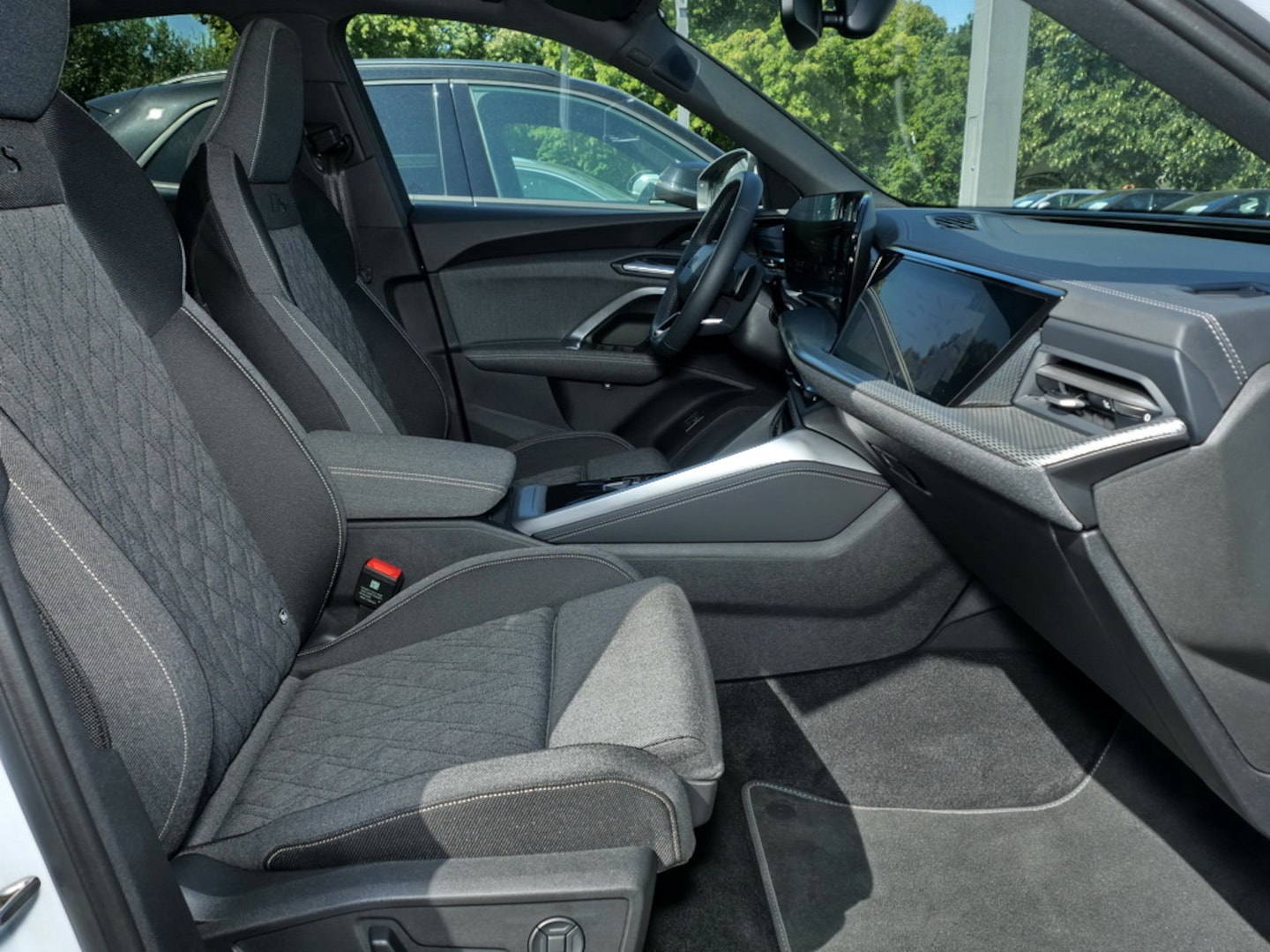 Bild über Audi Q5 Sportback e-hybrid e-hybrid quattro 220 kW S tronic - für weitere Informationen kontaktieren Sie den Audi Partner