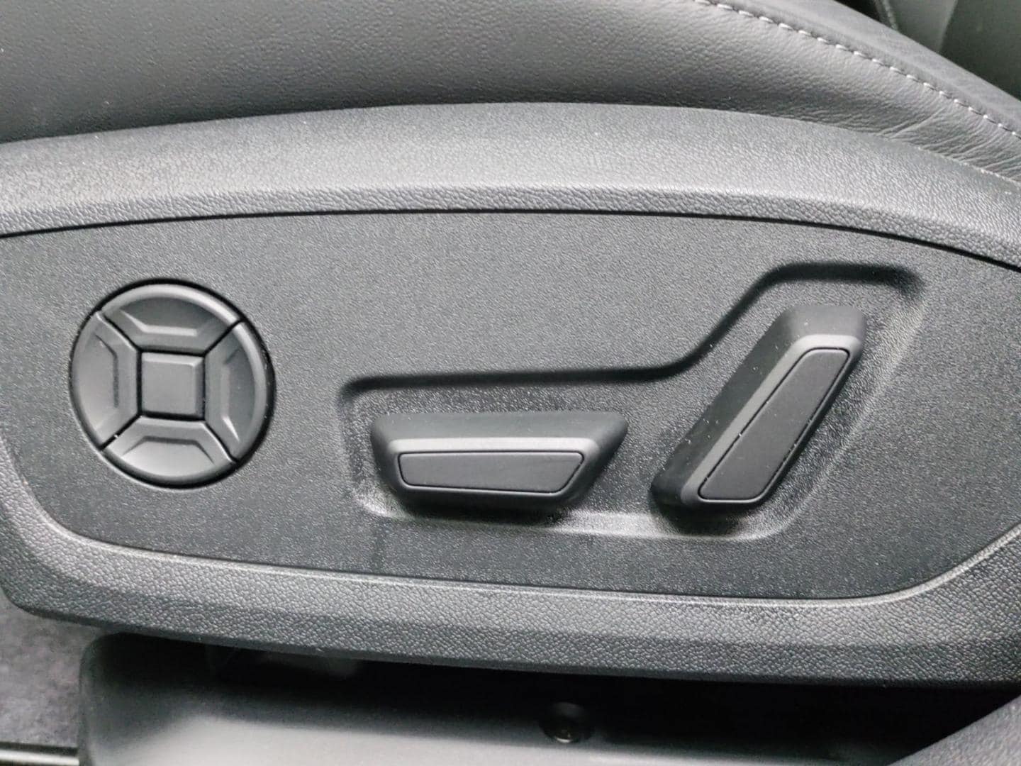 Bild über Audi A5 Avant TDI 150 kW S tronic - für weitere Informationen kontaktieren Sie den Audi Partner