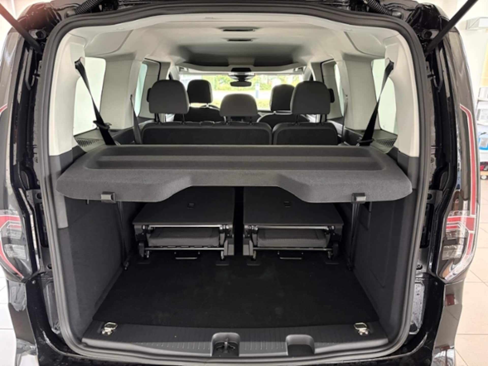 Volkswagen Caddy Maxi Basis-Modell