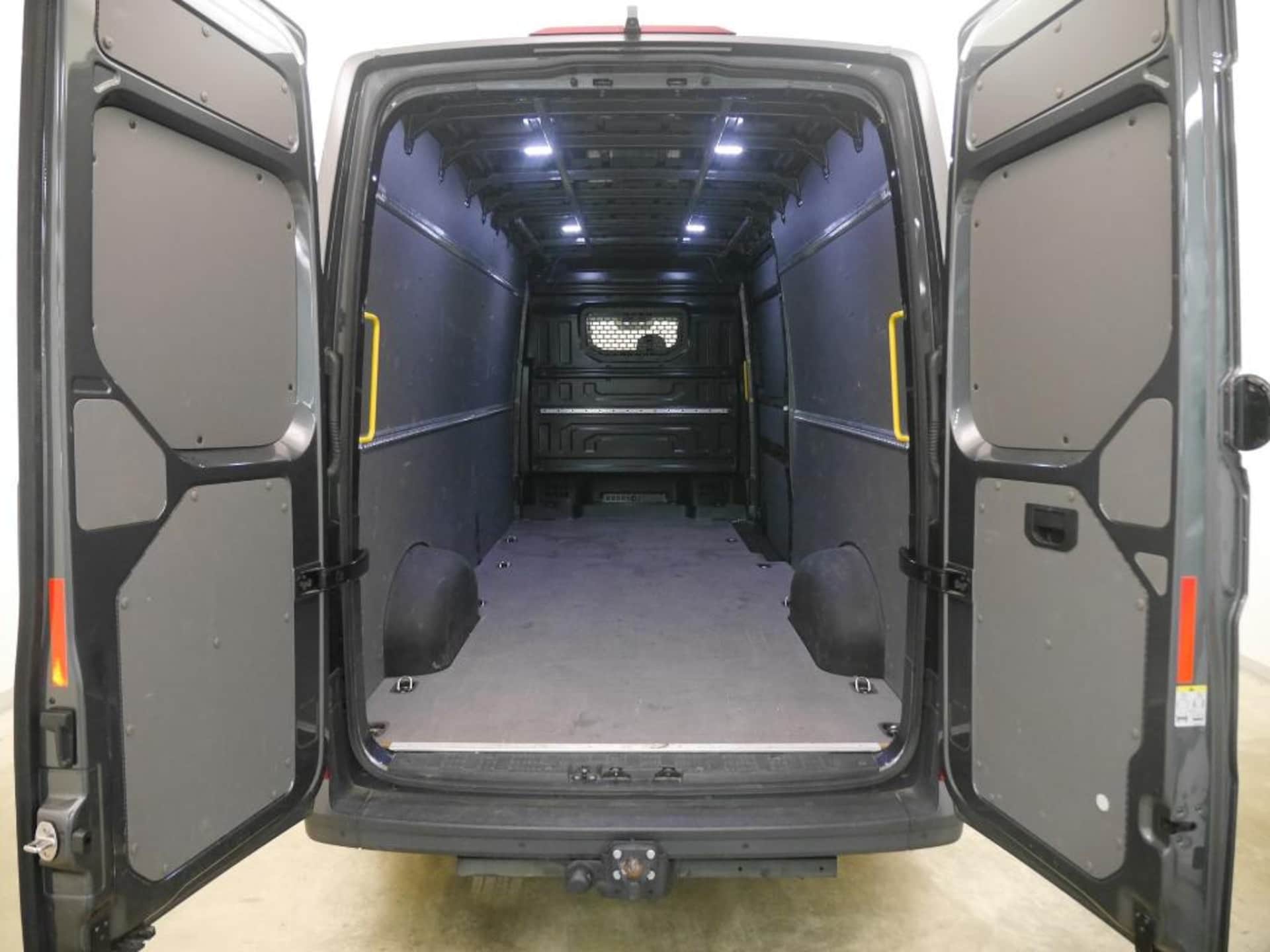 Volkswagen Crafter Kasten langer Radstand