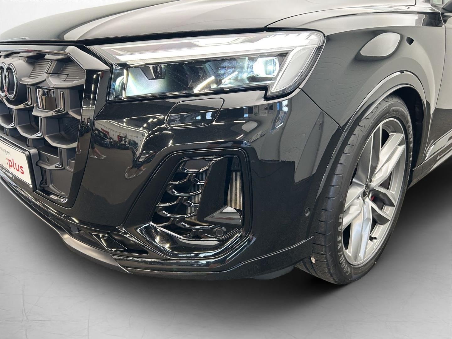 Bild über Audi SQ7 SUV TFSI quattro 373 kW tiptronic - für weitere Informationen kontaktieren Sie den Audi Partner