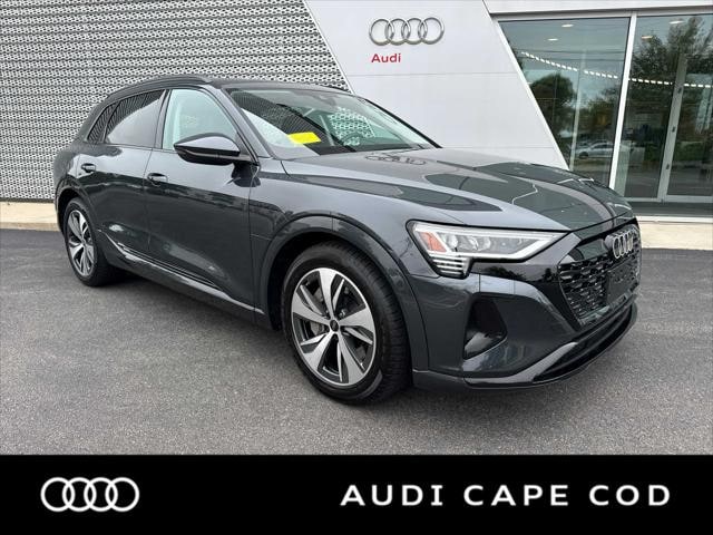 Photo of 2024 Audi Q8 e-tron