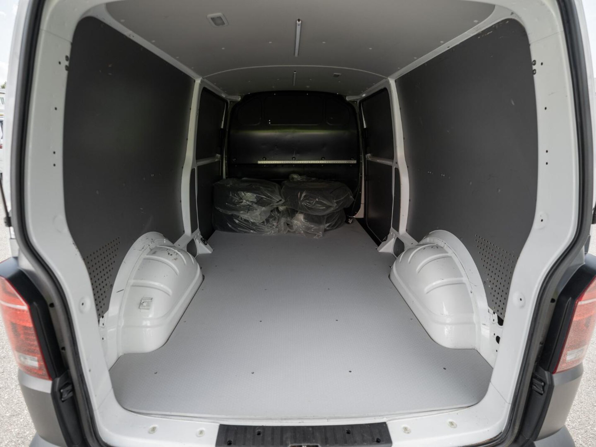 Volkswagen T6.1 Transporter Kasten langer Radstand