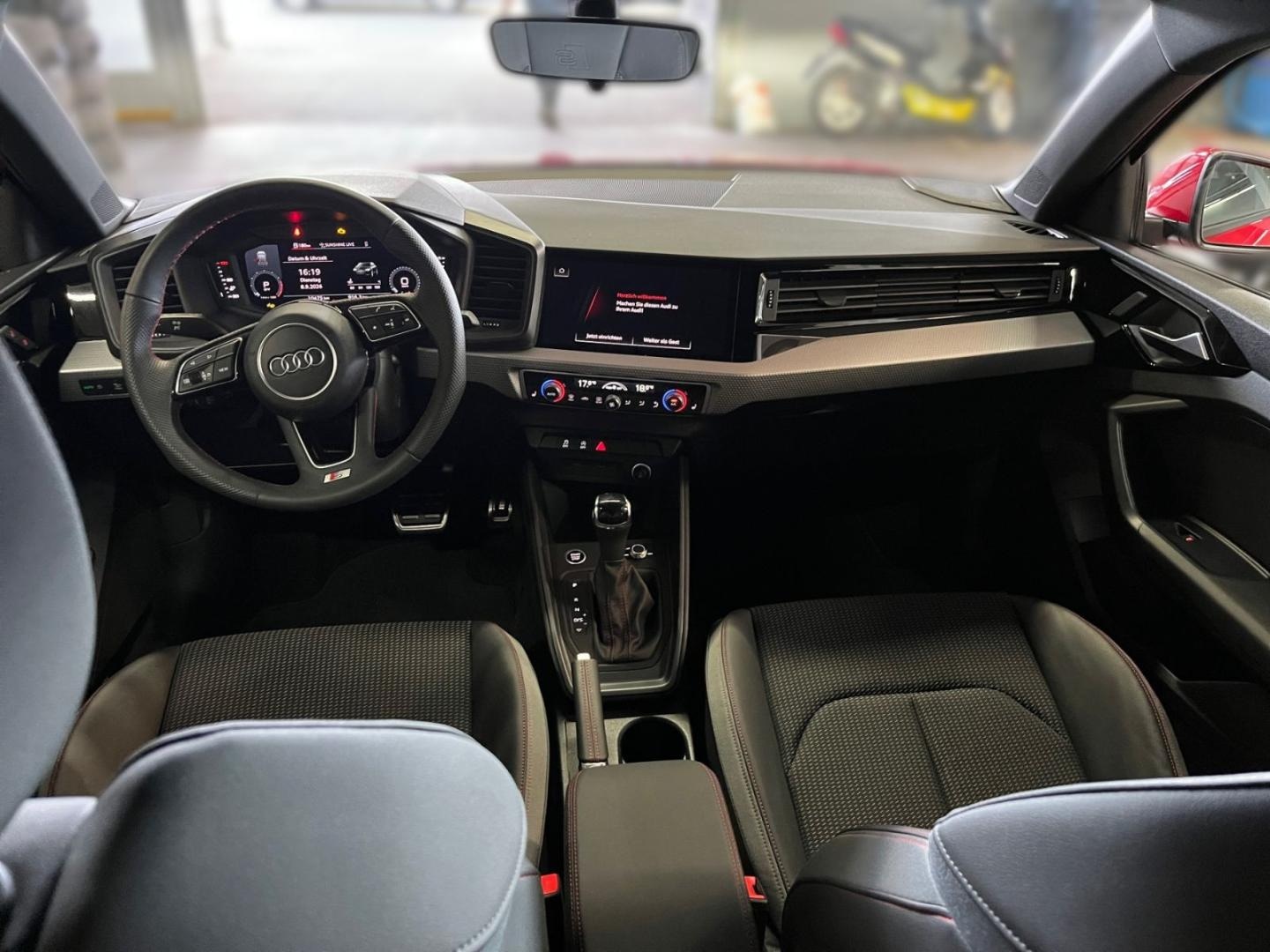 Bild über Audi A1 allstreet 30 TFSI S tronic - für weitere Informationen kontaktieren Sie den Audi Partner