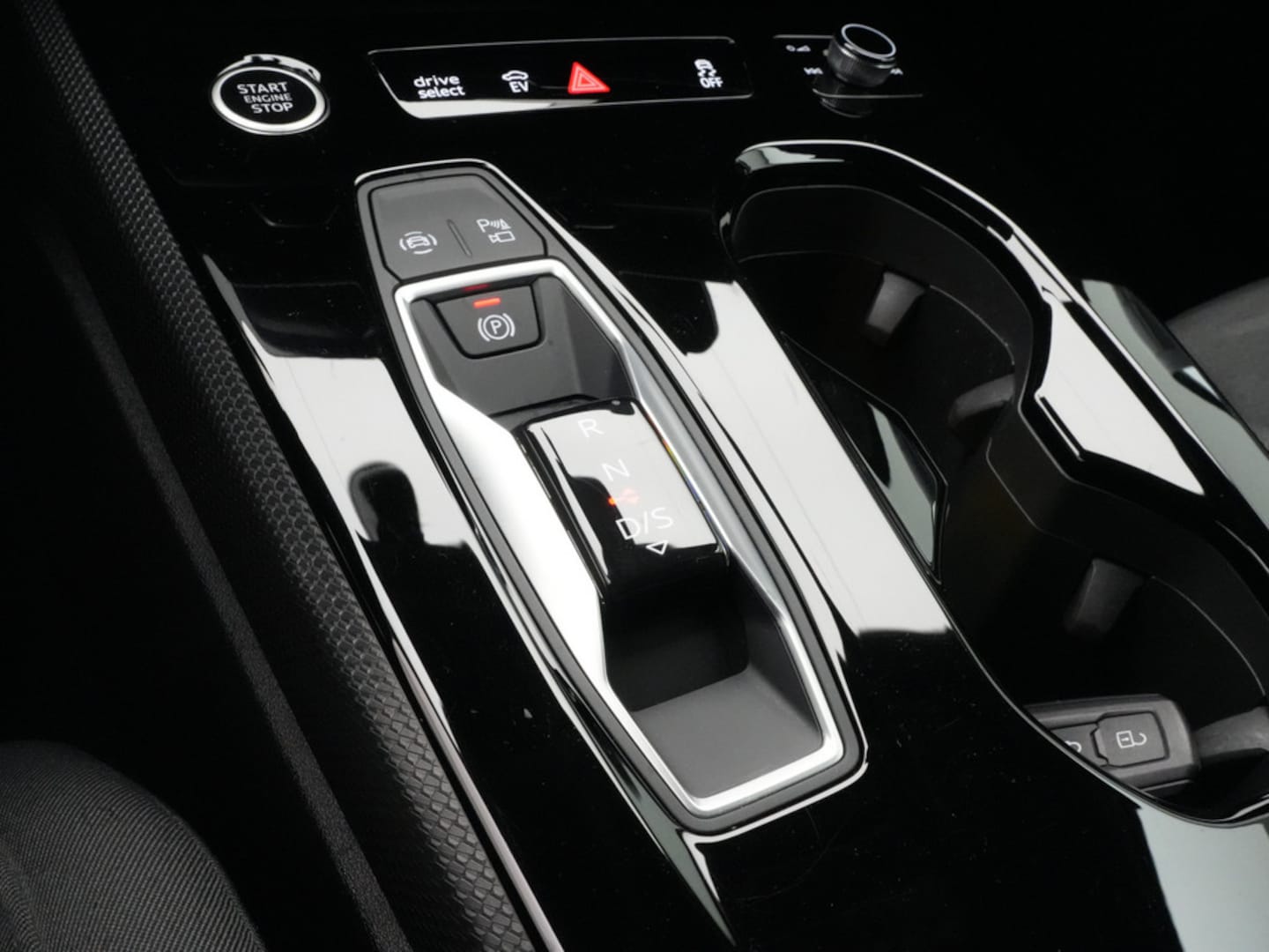 Bild über Audi A5 Avant e-hybrid e-hybrid quattro 220 kW S tronic - für weitere Informationen kontaktieren Sie den Audi Partner