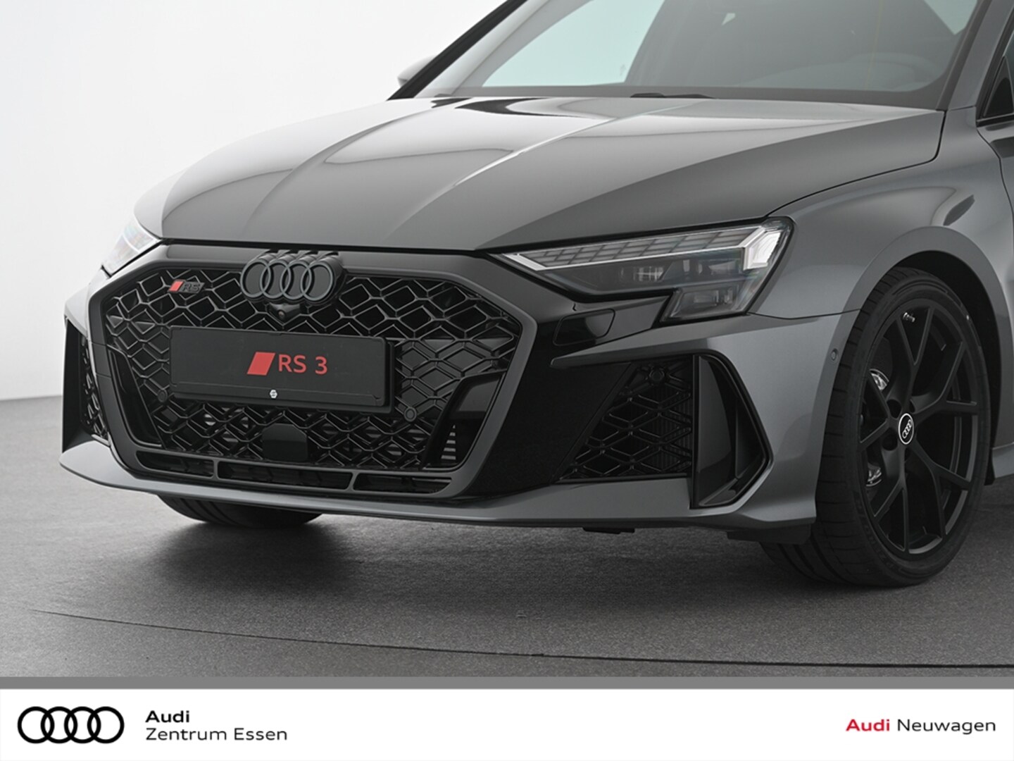 Bild über Audi RS 3 Limousine TFSI quattro 294 kW S tronic - für weitere Informationen kontaktieren Sie den Audi Partner