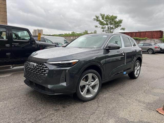 2025 Audi New Q5 Premium Plus's photo