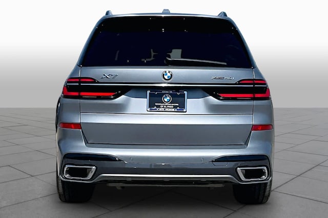 2023 BMW X7