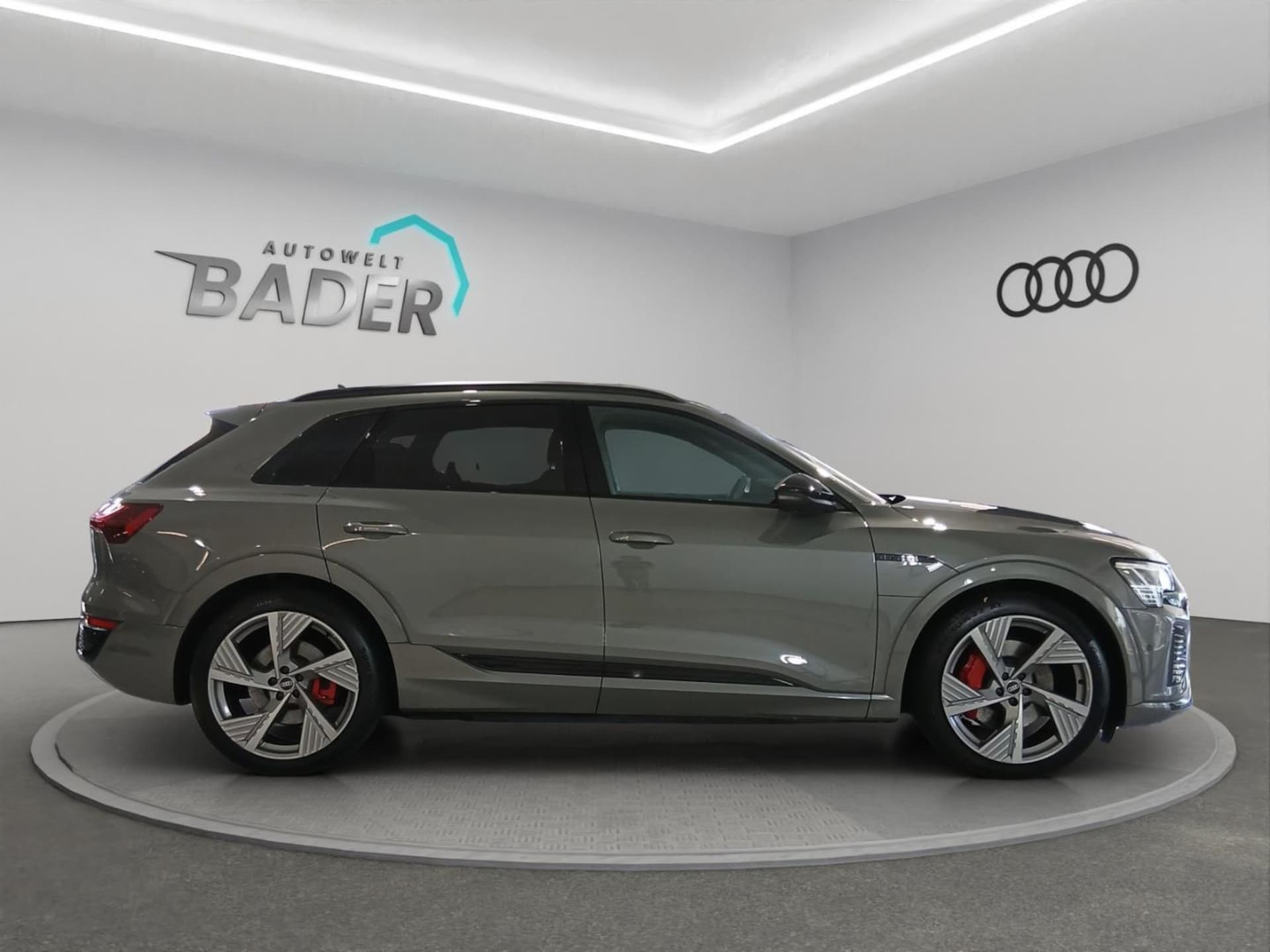 Audi Q8 e-tron S line