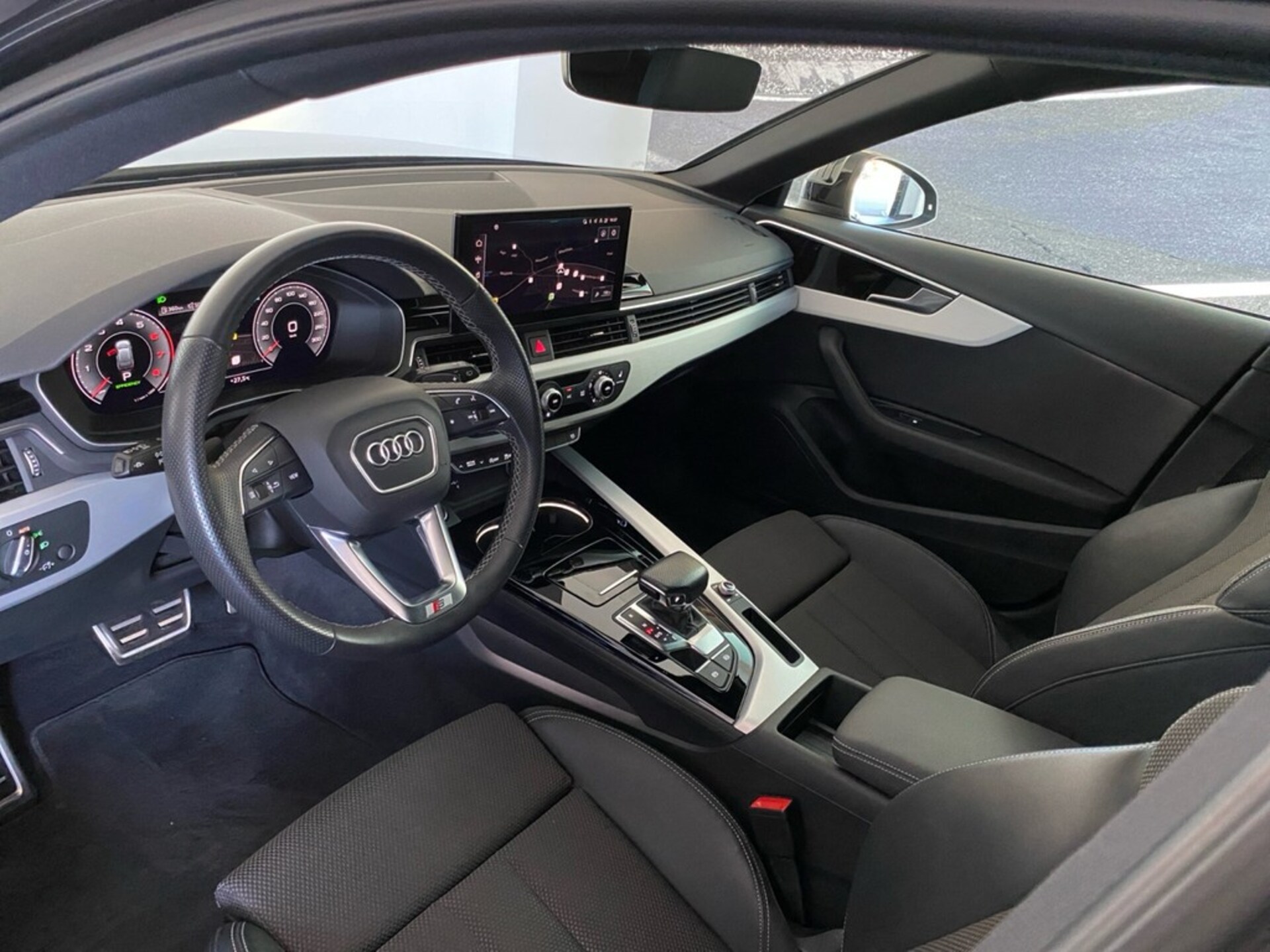 Audi A4 Avant S line