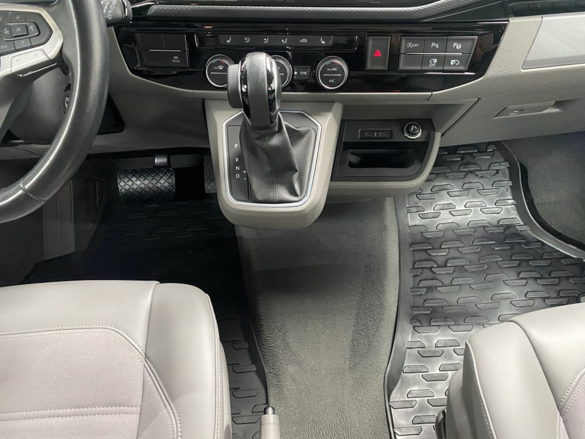 Volkswagen T6.1 California Ocean