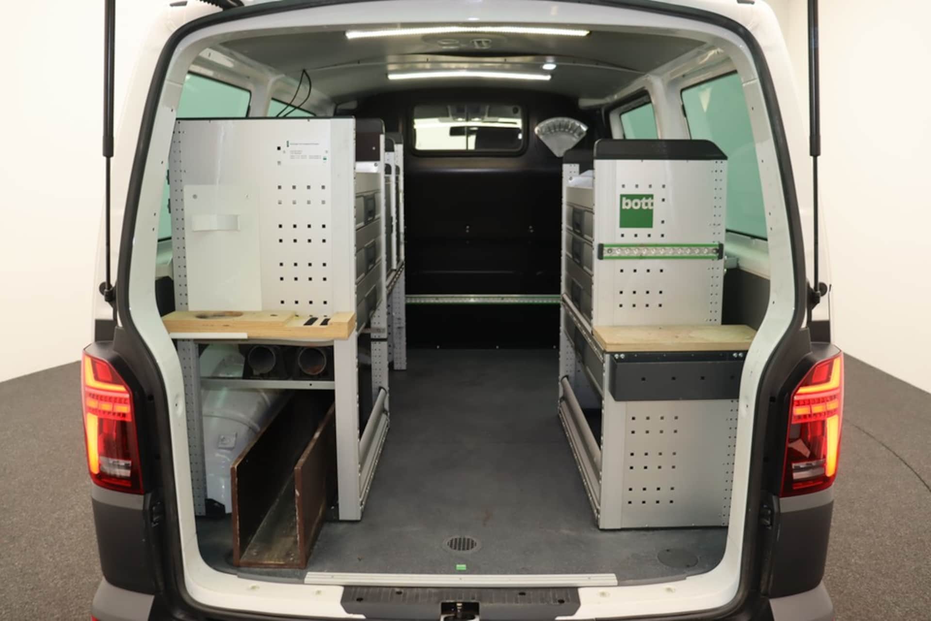 Volkswagen T6.1 Transporter Kombi kurzer Radstand