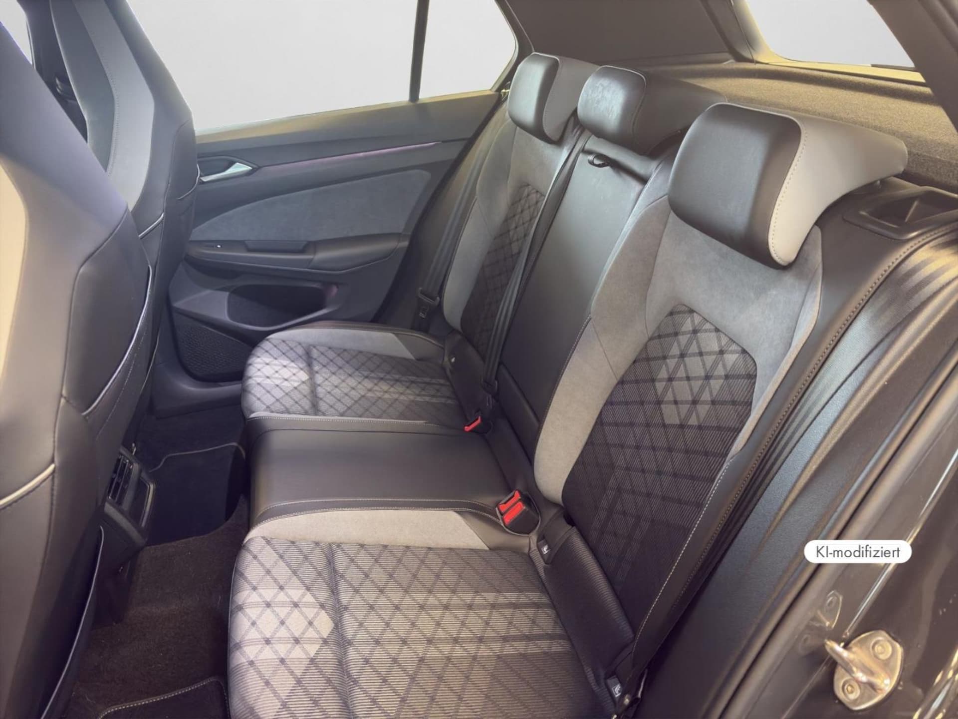 Volkswagen Golf R-Line
