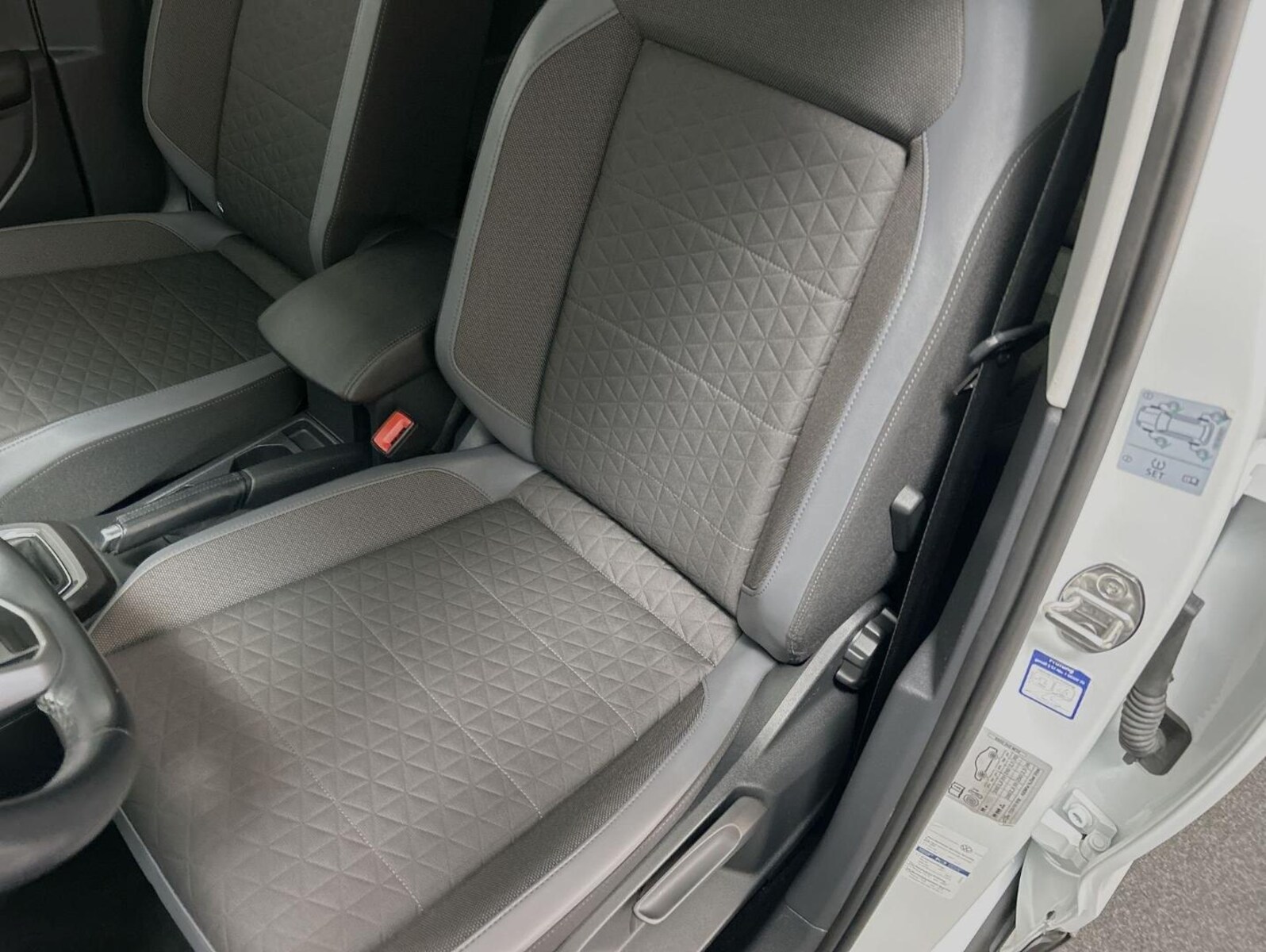 Volkswagen T-Cross – Bild 11