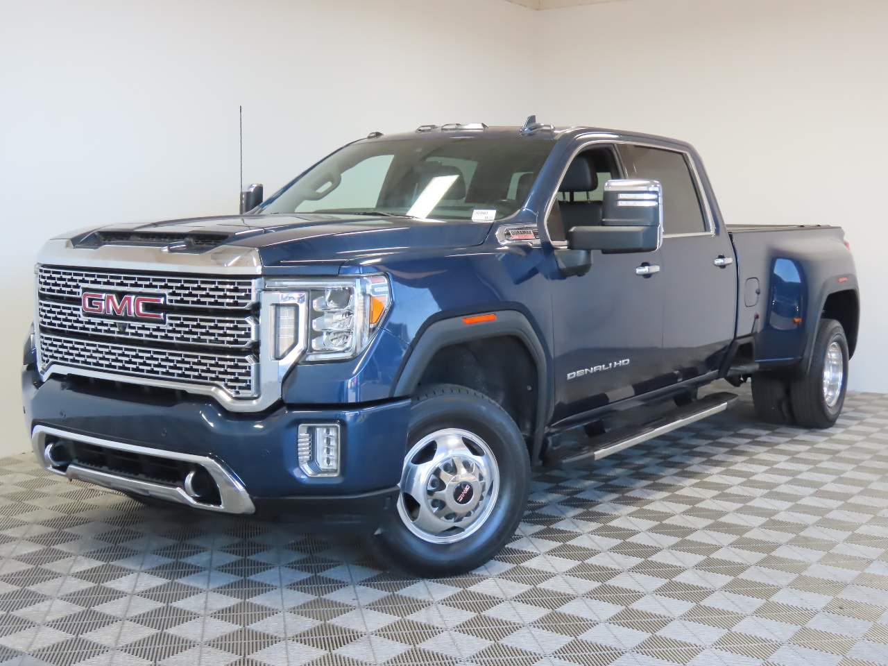 2020 GMC Sierra 4WD Crew Cab Long Box DRW Denali's photo