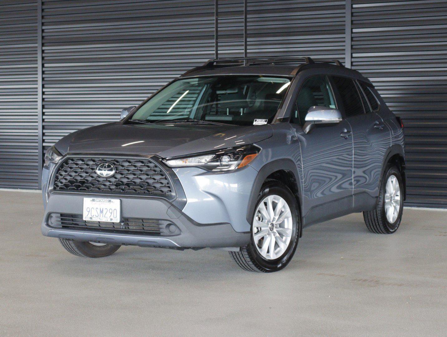 2022 Toyota Corolla Cross LE FWD's photo