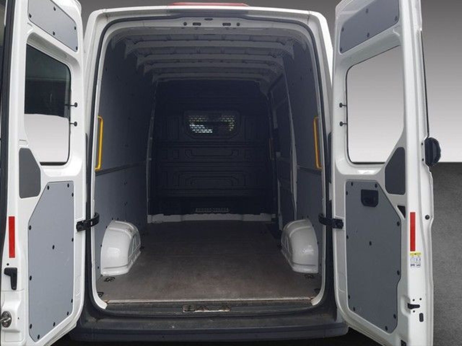 Volkswagen Crafter Kasten mittlerer Radstand – Bild 18