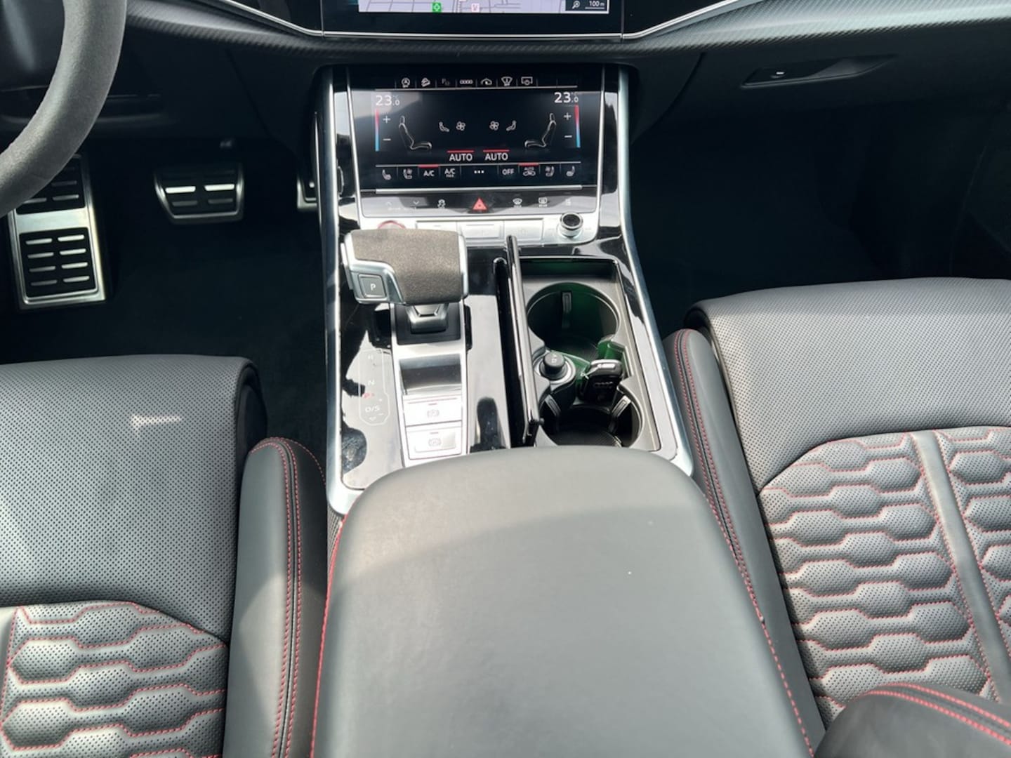Bild über Audi RS Q8 TFSI quattro tiptronic - für weitere Informationen kontaktieren Sie den Audi Partner