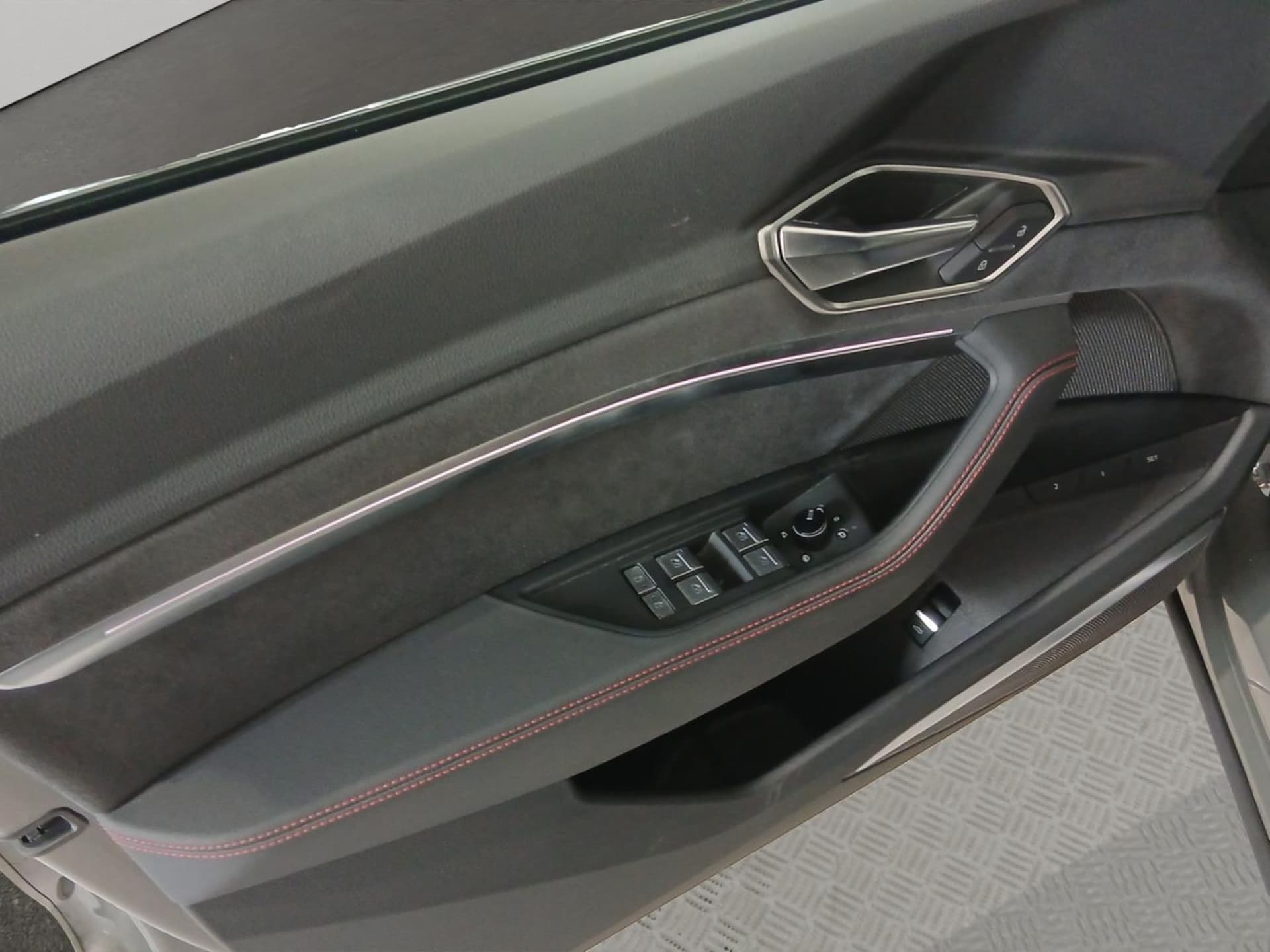 Audi Q8 e-tron S line