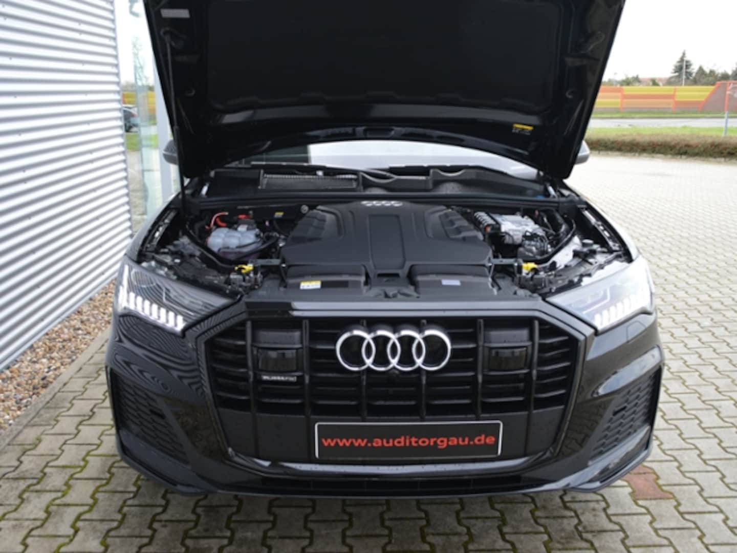 Bild über Audi Q7 competition plus 50 TDI quattro tiptronic - für weitere Informationen kontaktieren Sie den Audi Partner