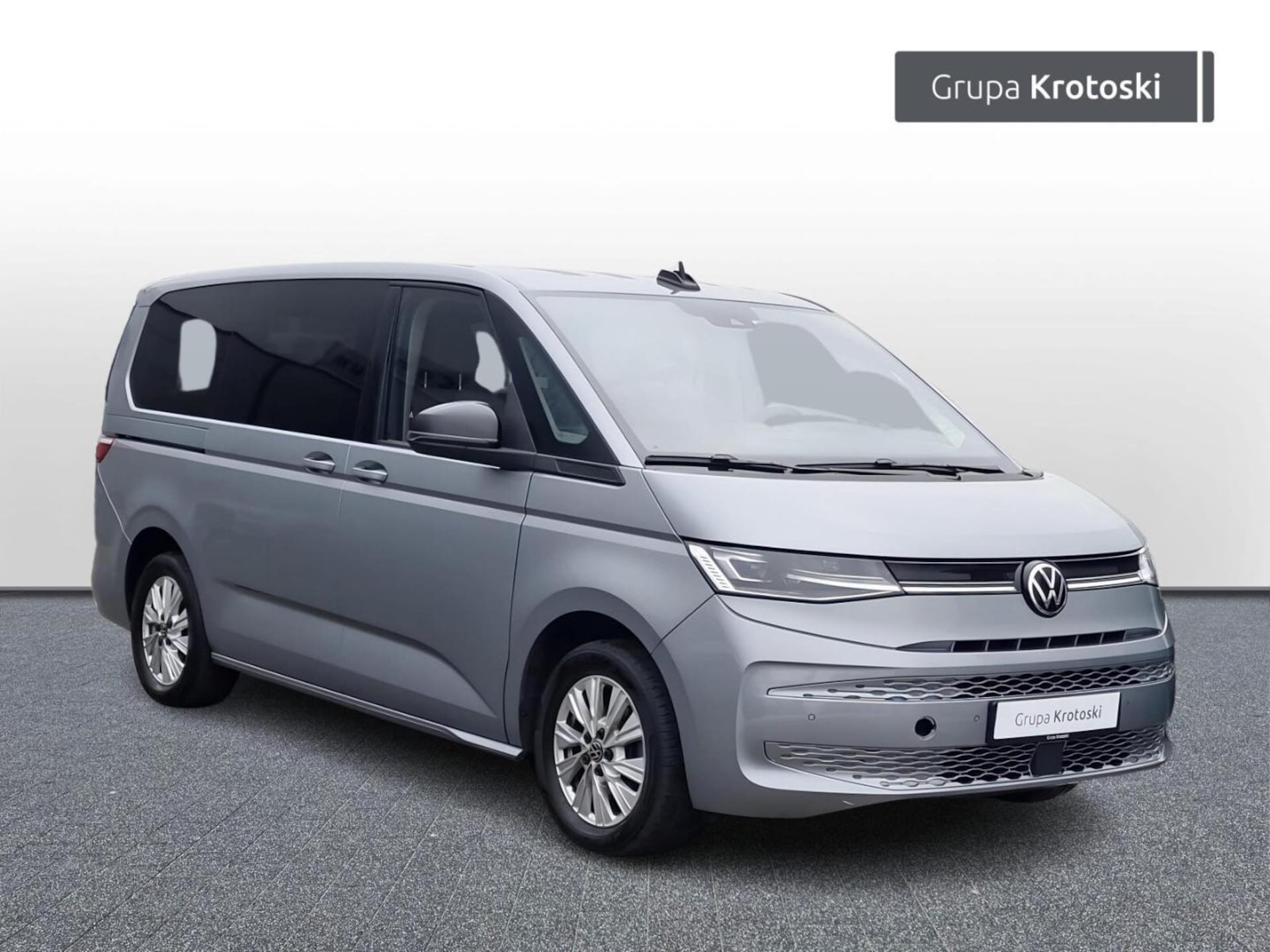 Volkswagen Multivan długi rozstaw osi Life