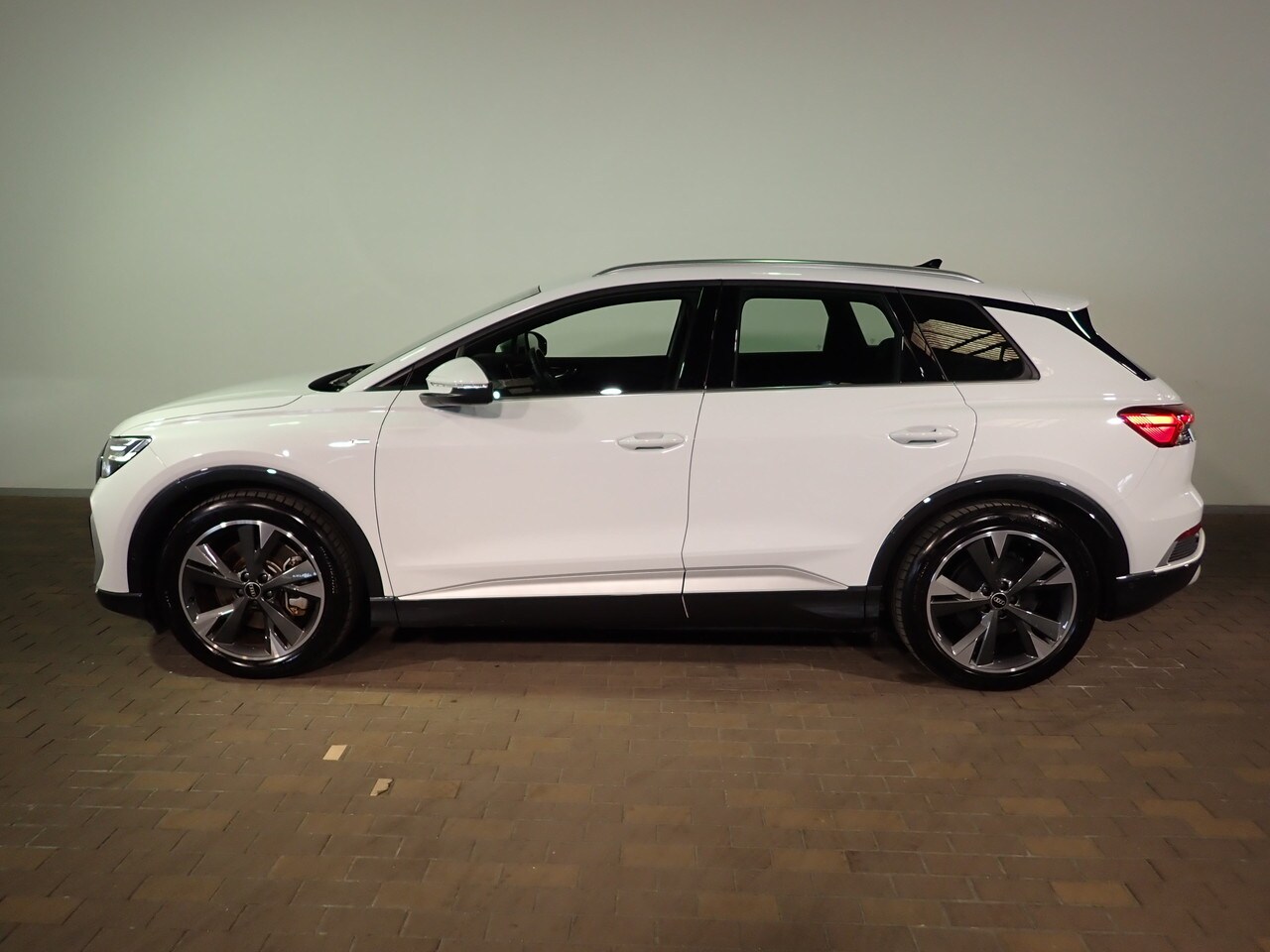 Image about Audi Q4 e-tron 40 e-tron 150,00 kW
