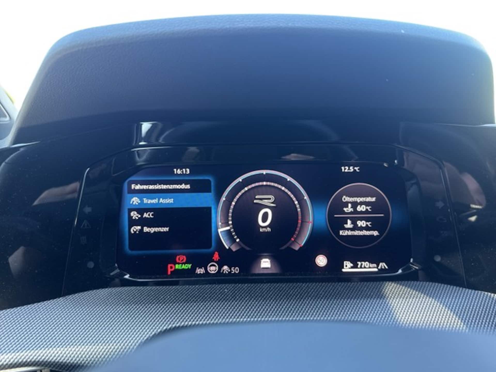 Volkswagen Golf R-Line