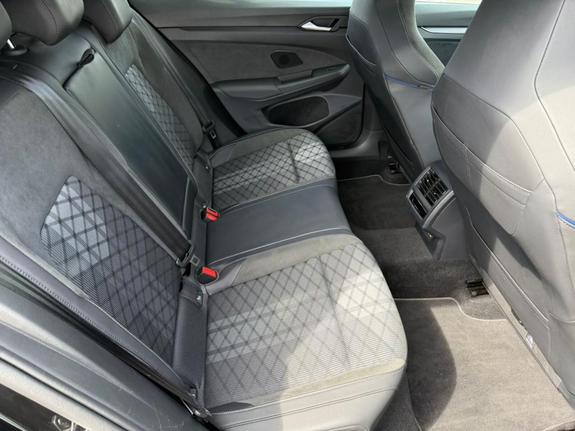 Volkswagen Golf Variant R-Line
