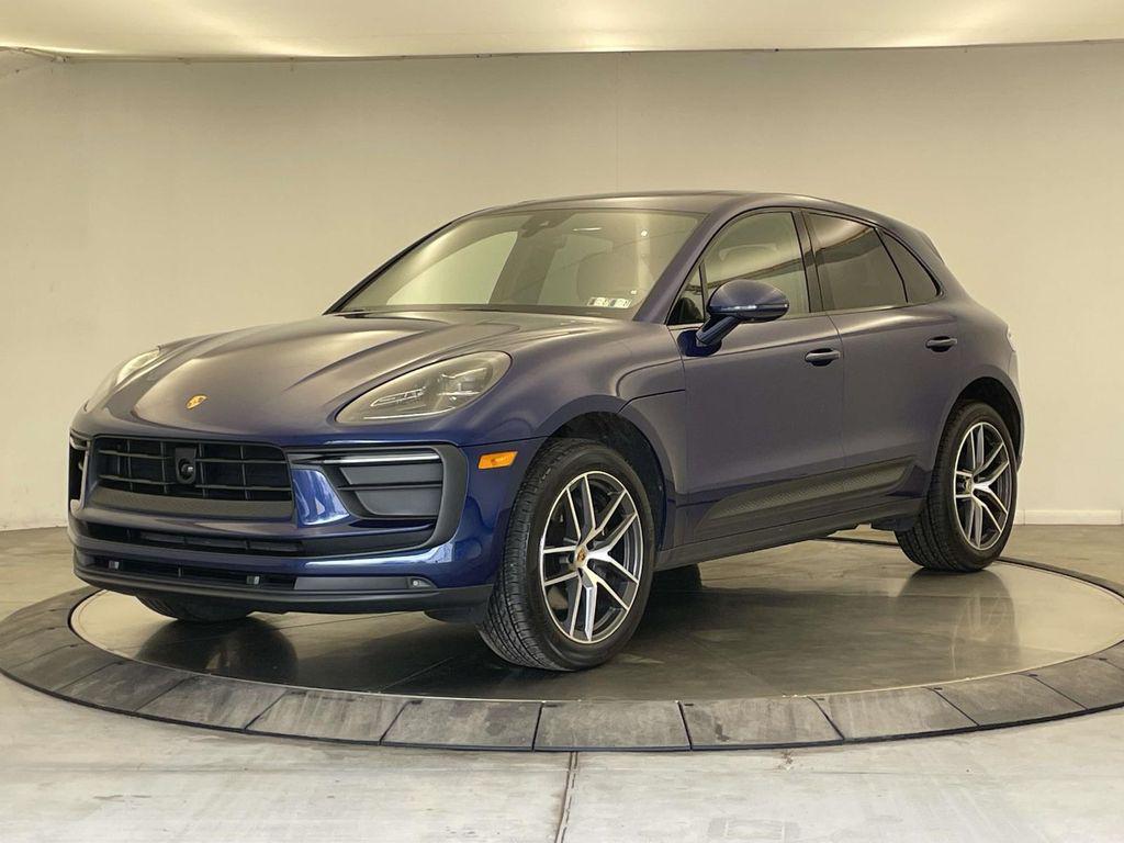 2025 Porsche Macan -'s photo