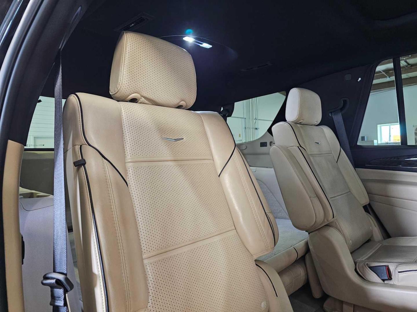 2023 Cadillac Escalade Premium Luxury - Photo 13