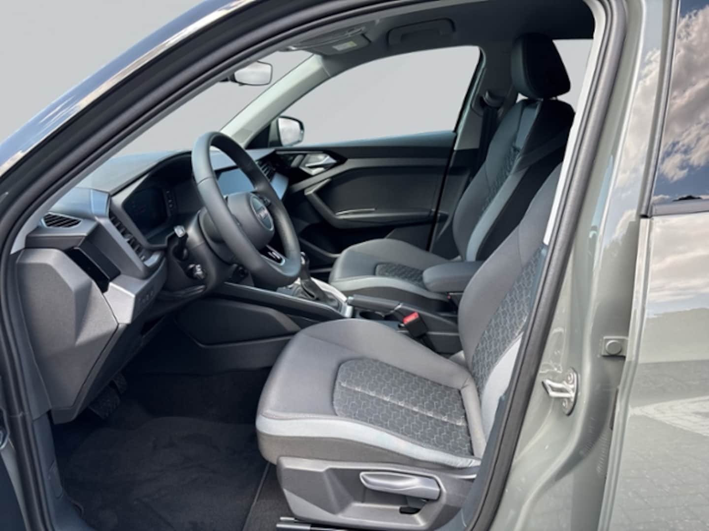 Bild über Audi A1 allstreet 30 TFSI S tronic - für weitere Informationen kontaktieren Sie den Audi Partner